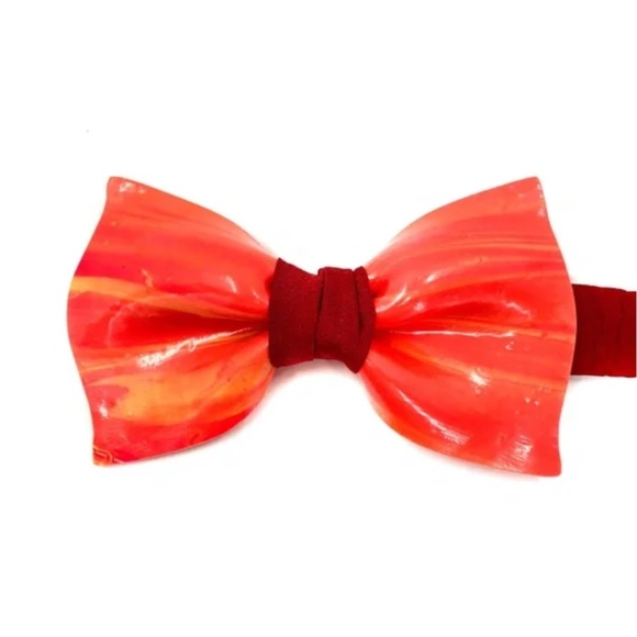 Guillotine Sculpted Bow Tie: Xanidu - Picture 3 of 3